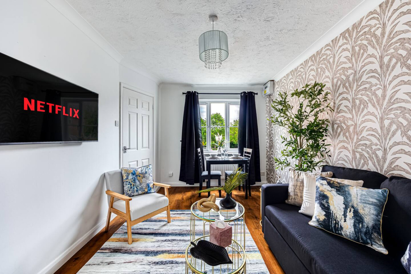 Shenley House • Excellent Location • Driveway Parking • Garden • Fast Wifi • Smart TVs • Self-Check-In in 67 Cressey Avenue - Property image 12 - VivreStays