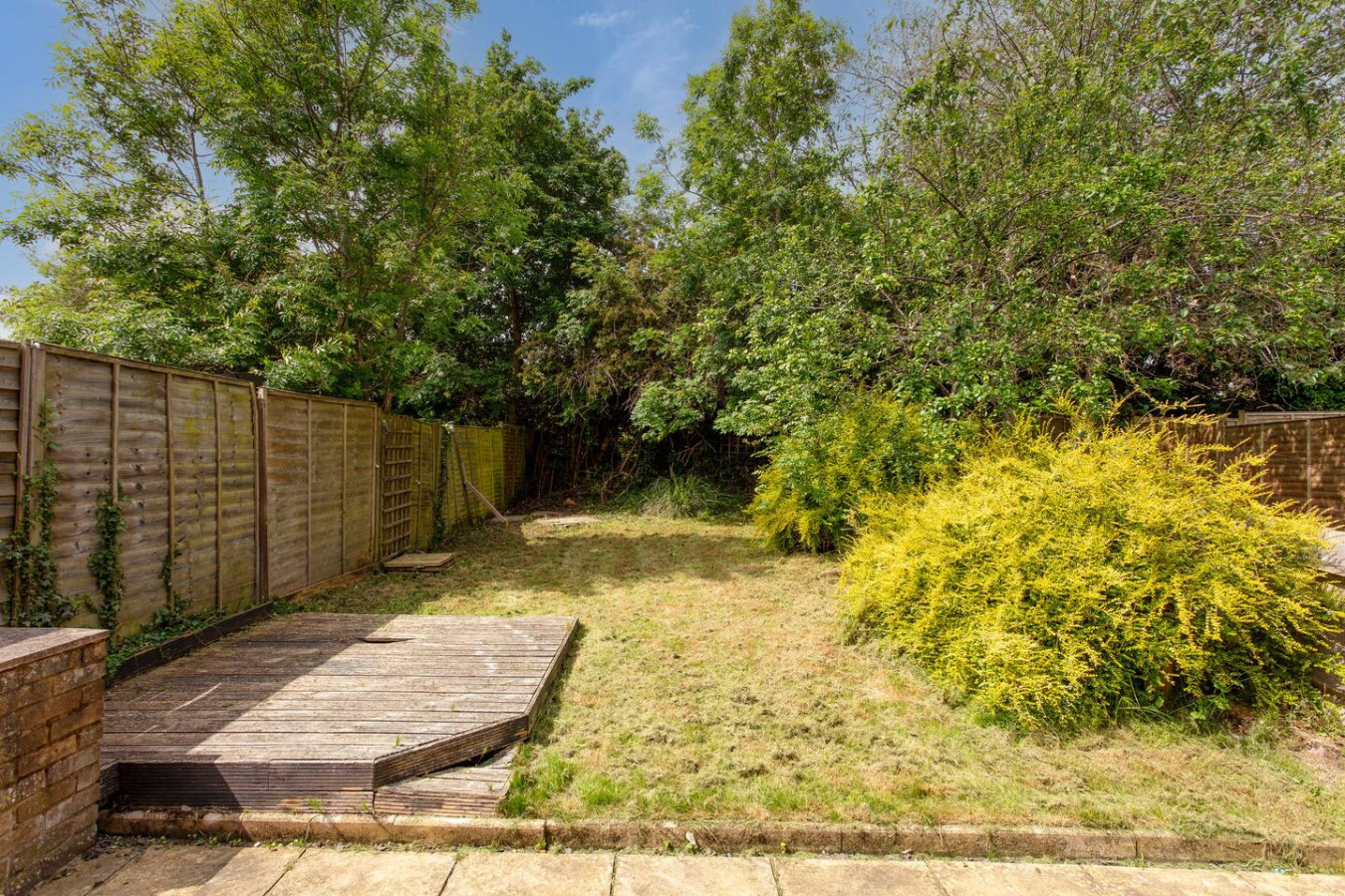 Shenley House • Excellent Location • Driveway Parking • Garden • Fast Wifi • Smart TVs • Self-Check-In in 67 Cressey Avenue - Property image 23 - VivreStays