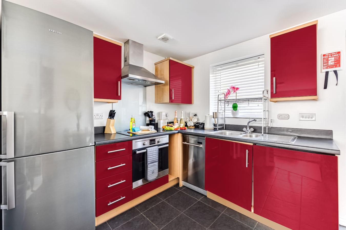 Stylish House • Driveway Parking • Self-Check-In • Fast WiFi • Smart TV in 27 Eaton Hall Crescent - Property image 14 - VivreStays
