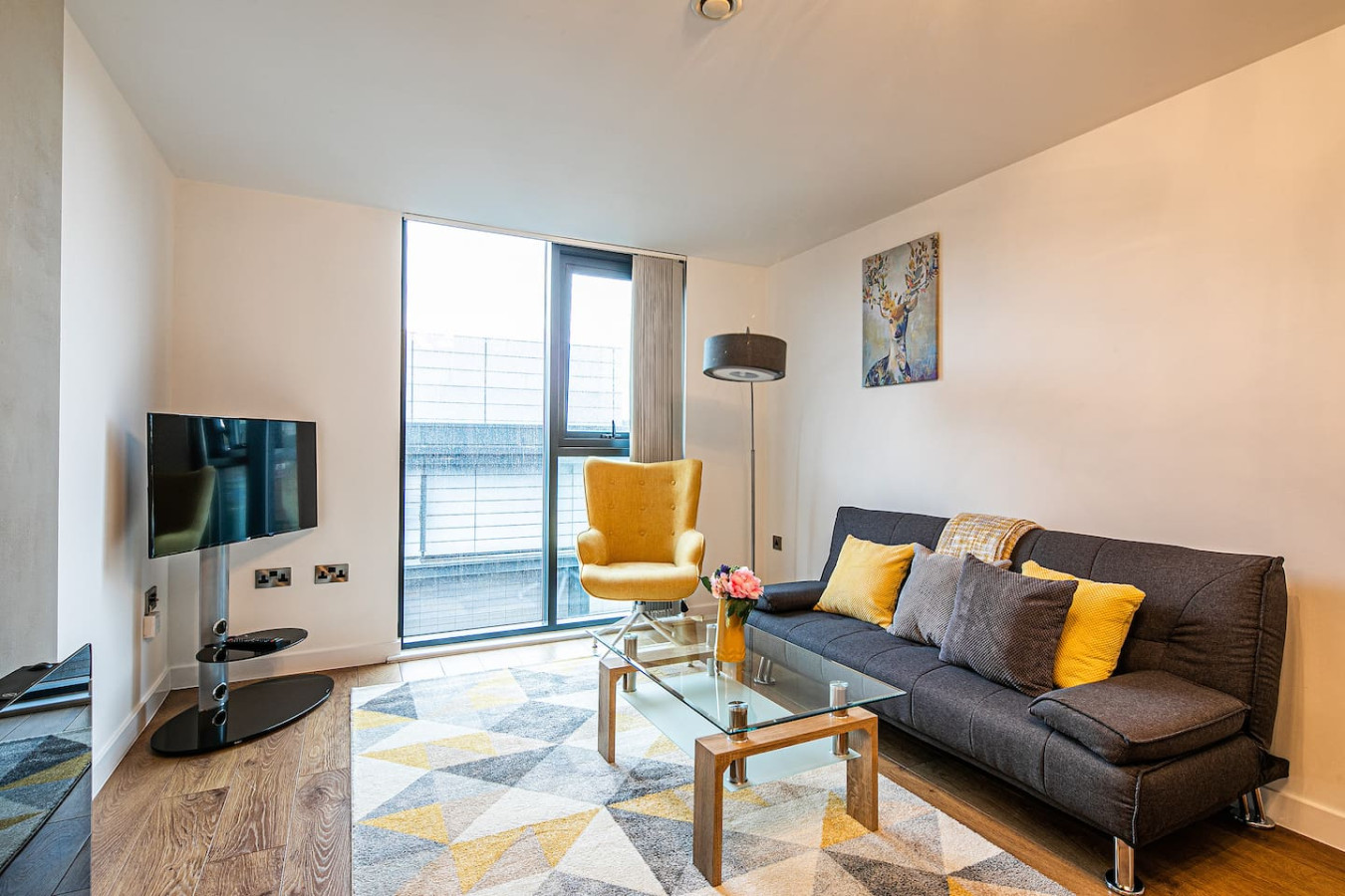 iQuarter Apartment • City Centre • Free Secure Parking • Fast WiFi • SmartTV in 10 Blonk Street Flat 87, iQuarter - Property image 12 - VivreStays