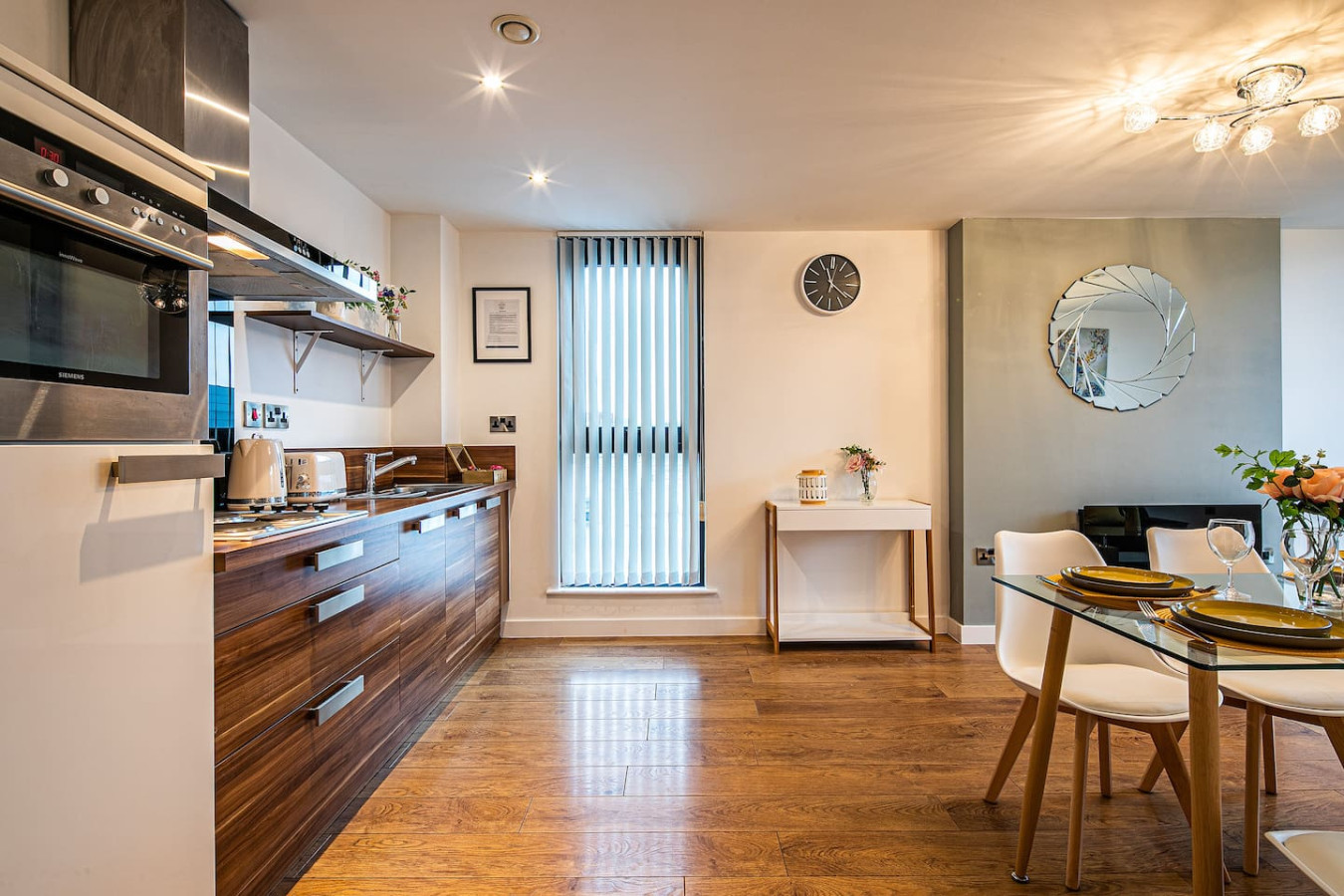 iQuarter Apartment • City Centre • Free Secure Parking • Fast WiFi • SmartTV in 10 Blonk Street Flat 87, iQuarter - Property image 16 - VivreStays