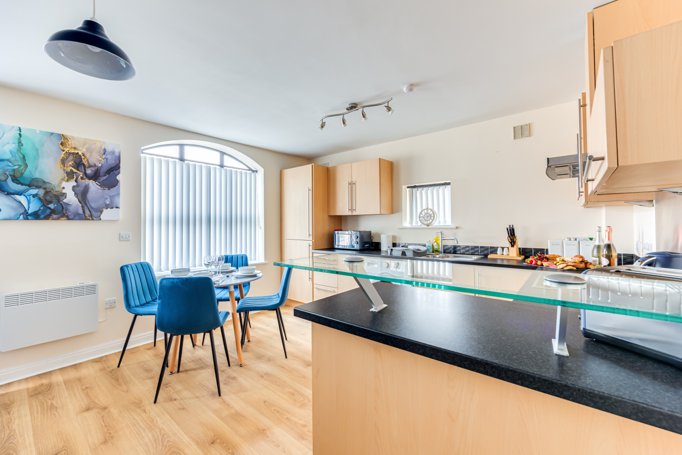 City Centre Flat • Free Parking • Sky TV • Fast Wifi • Self-Check-In in The Millhouse, Brook Street Flat 1 - Property image 15 - VivreStays