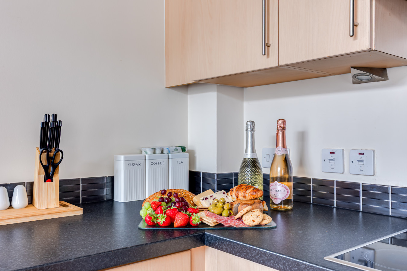City Centre Flat • Free Parking • Sky TV • Fast Wifi • Self-Check-In in The Millhouse, Brook Street Flat 1 - Property image 19 - VivreStays