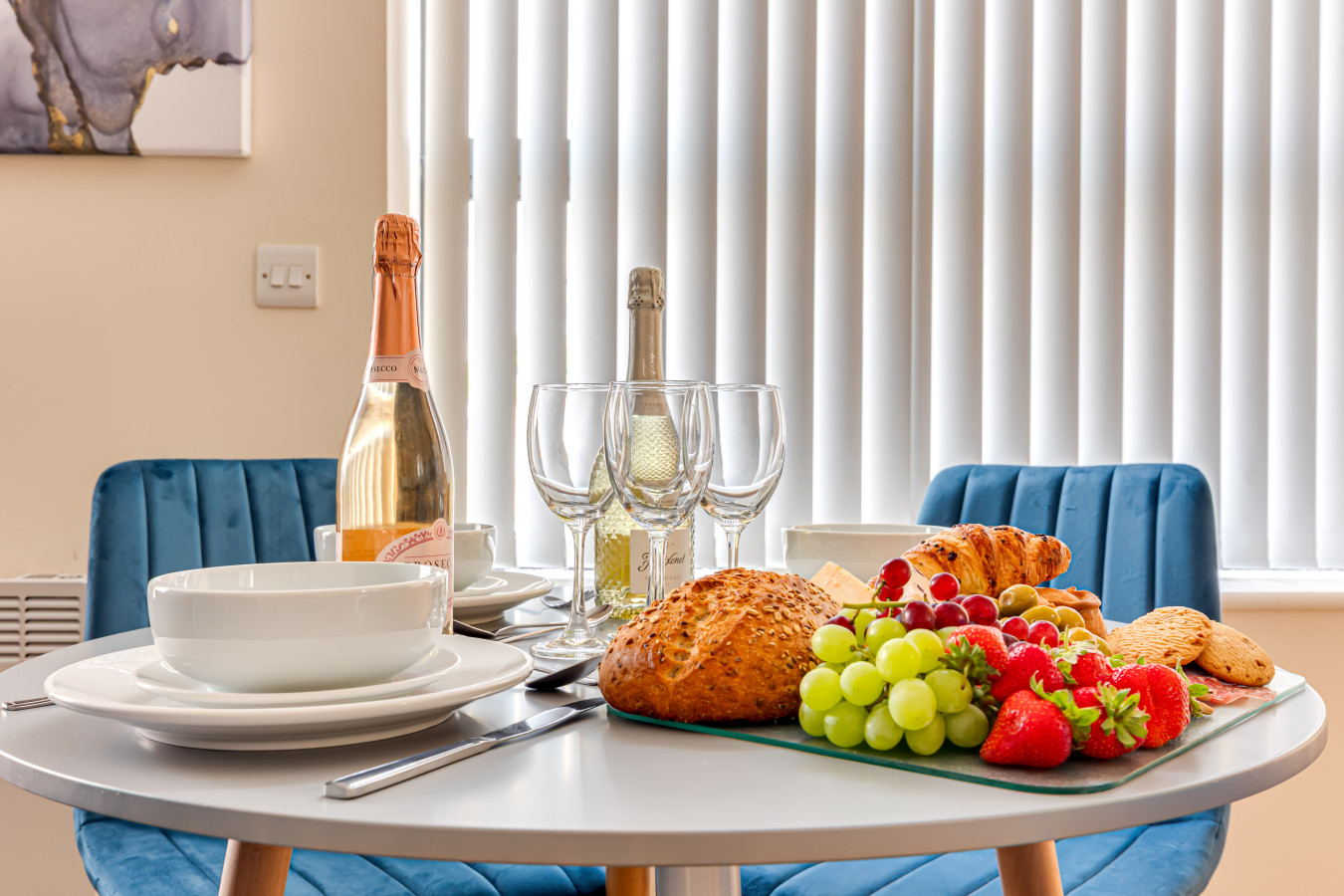 City Centre Flat • Free Parking • Sky TV • Fast Wifi • Self-Check-In in The Millhouse, Brook Street Flat 1 - Property image 17 - VivreStays