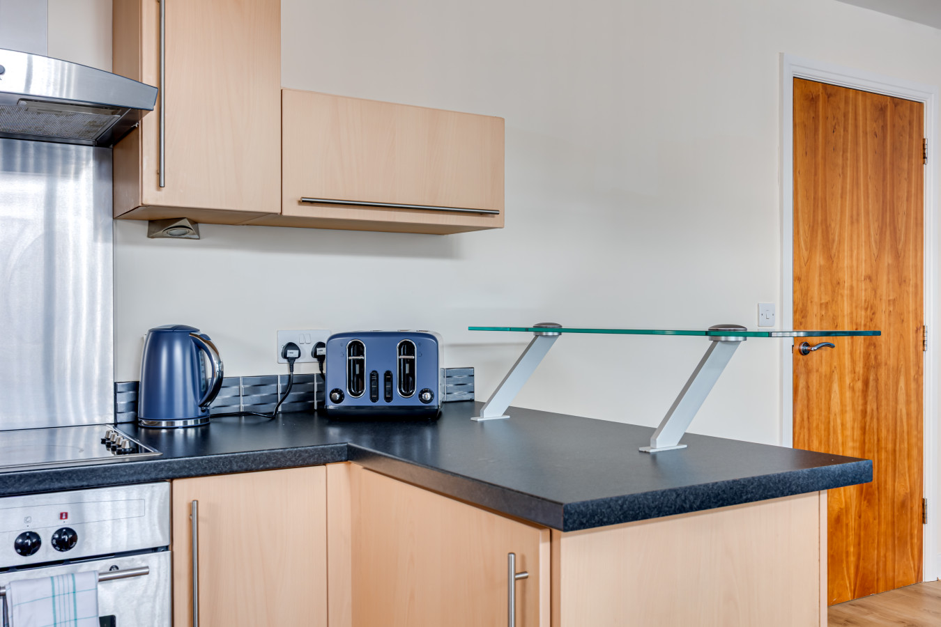 City Centre Flat • Free Parking • Sky TV • Fast Wifi • Self-Check-In in The Millhouse, Brook Street Flat 1 - Property image 21 - VivreStays