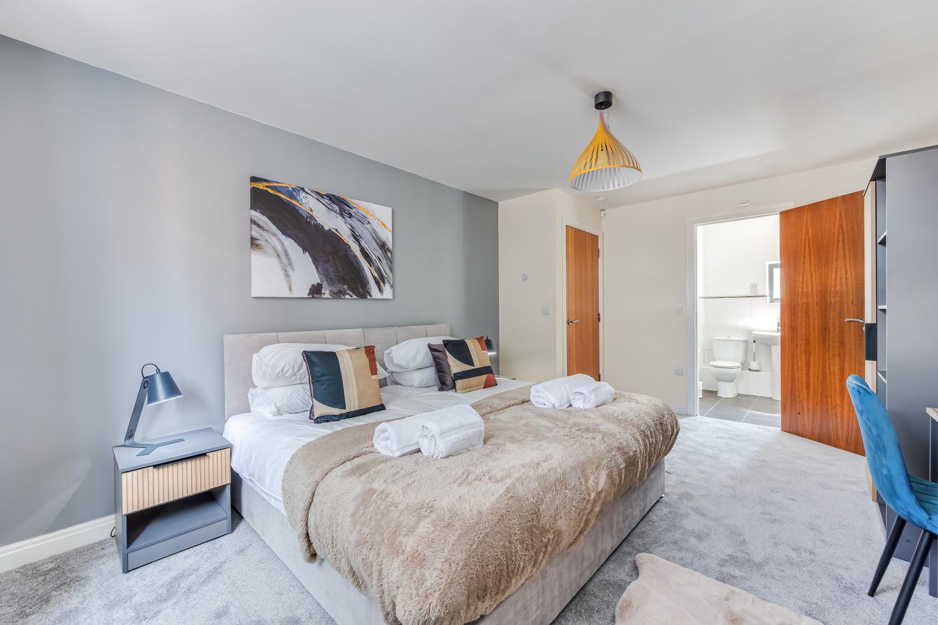 City Centre Flat • Free Parking • Sky TV • Fast Wifi • Self-Check-In in The Millhouse, Brook Street Flat 1 - Property image 4 - VivreStays