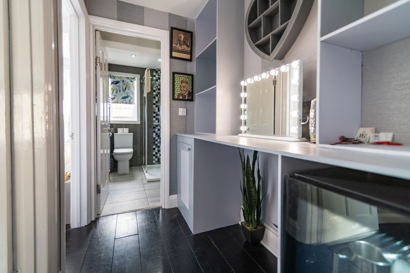 Charming 6 Bedroom Townhouse • Excellent Location • Self-Check-In • Balcony Room • Fast WiFi in 3B Guildford Lawn - Property image 25 - VivreStays