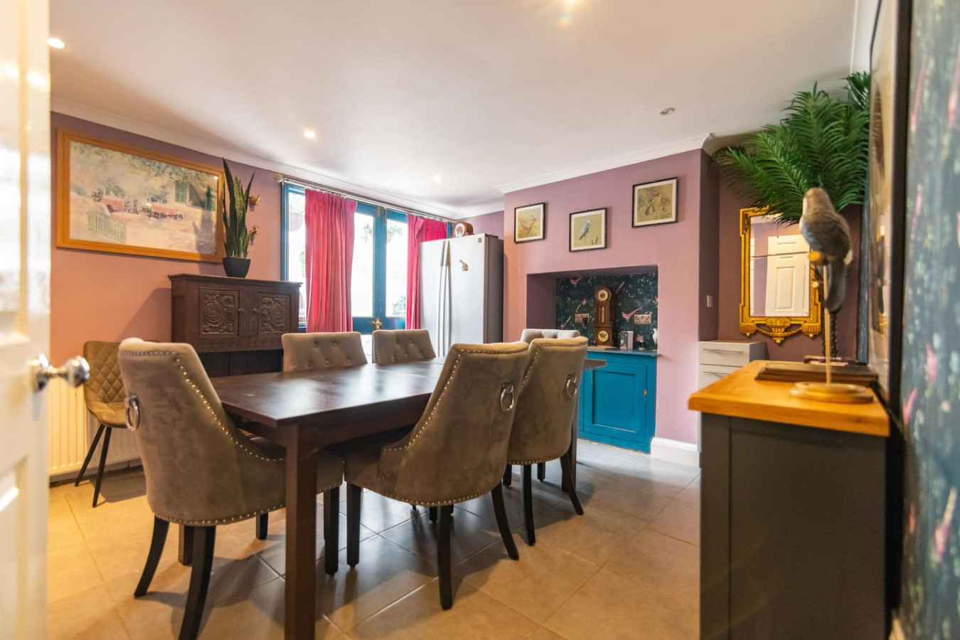 Charming 6 Bedroom Townhouse • Excellent Location • Self-Check-In • Balcony Room • Fast WiFi in 3B Guildford Lawn - Property image 43 - VivreStays