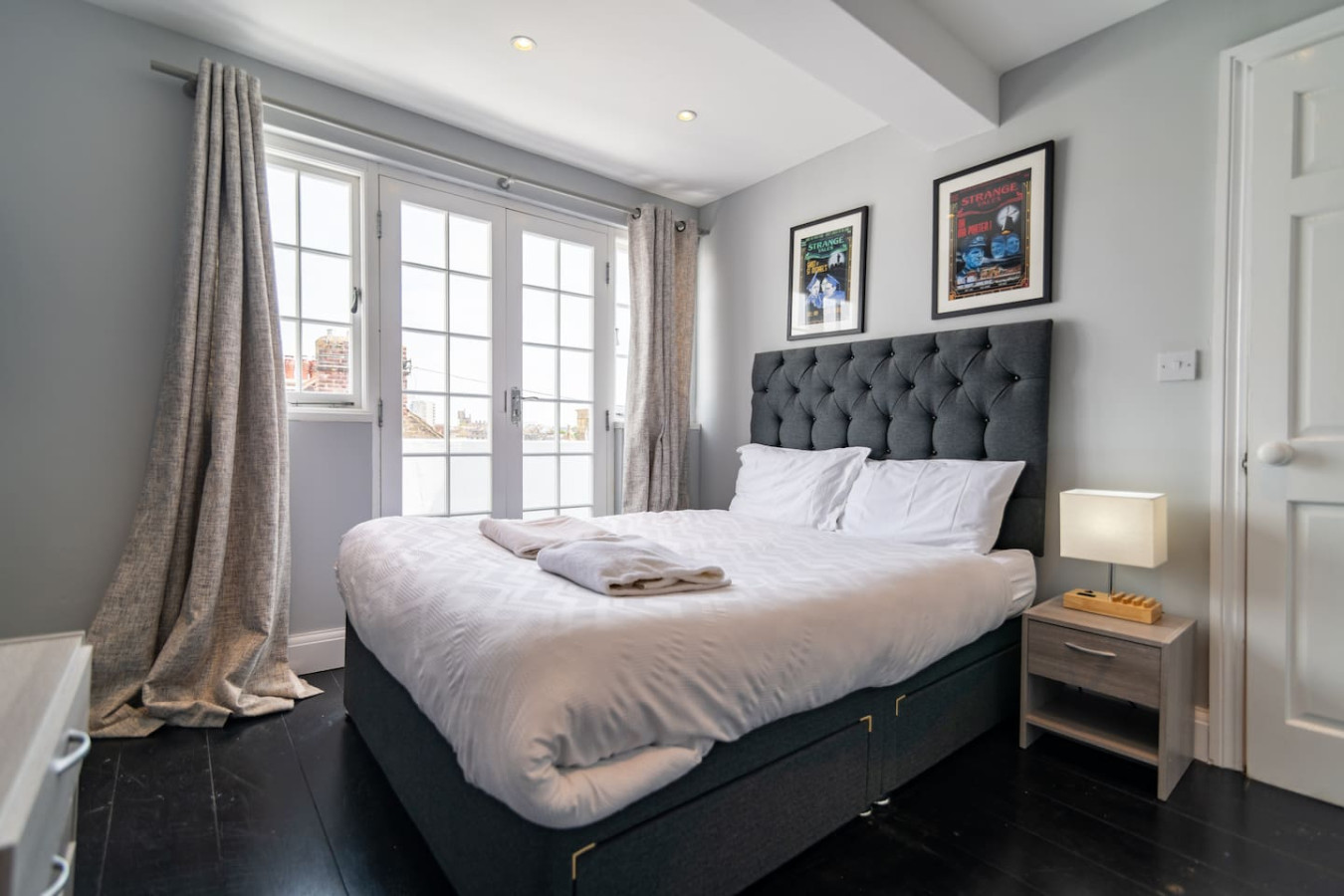 Charming 6 Bedroom Townhouse • Excellent Location • Self-Check-In • Balcony Room • Fast WiFi in 3B Guildford Lawn - Property image 13 - VivreStays