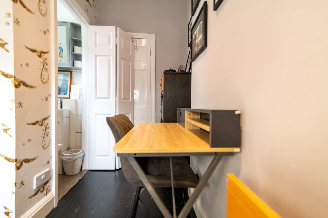Charming 6 Bedroom Townhouse • Excellent Location • Self-Check-In • Balcony Room • Fast WiFi in 3B Guildford Lawn - Property image 30 - VivreStays