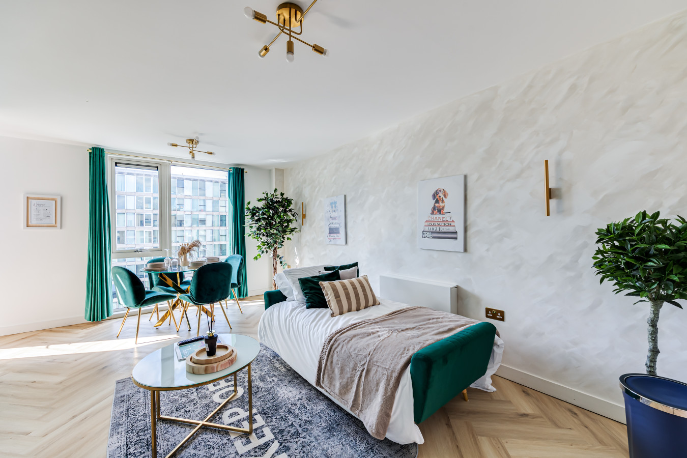 Vibrant Hub Apartment • City Centre • Balcony • Free Parking • Self-Check-In in 50 Mortimer Square Flat 49 - Property image 16 - VivreStays