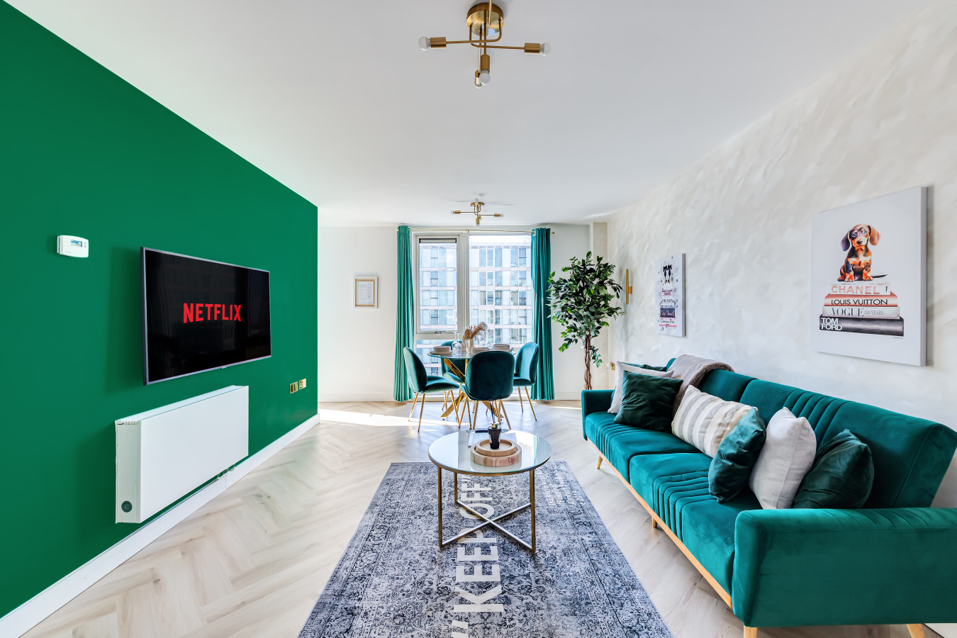 Vibrant Hub Apartment • City Centre • Balcony • Free Parking • Self-Check-In in 50 Mortimer Square Flat 49 - Property image 8 - VivreStays