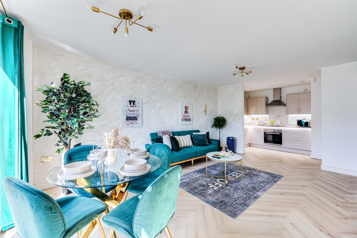 Vibrant Hub Apartment • City Centre • Balcony • Free Parking • Self-Check-In in 50 Mortimer Square Flat 49 - Property image 15 - VivreStays