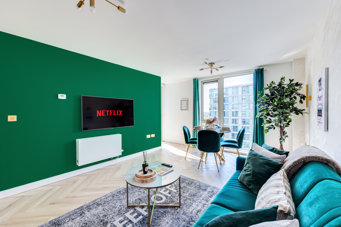 Vibrant Hub Apartment • City Centre • Balcony • Free Parking • Self-Check-In in 50 Mortimer Square Flat 49 - Property image 9 - VivreStays