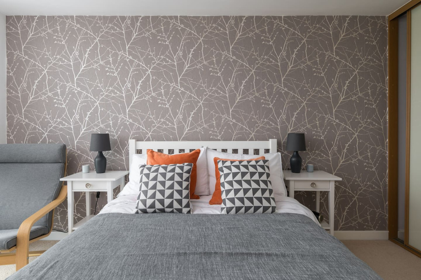 Beautiful Flat • Prime Location • Balcony • Free Parking • Self-Check-In in Mosaic house, 5 Larson Close Flat 6 Mosaic House - Property image 15 - VivreStays