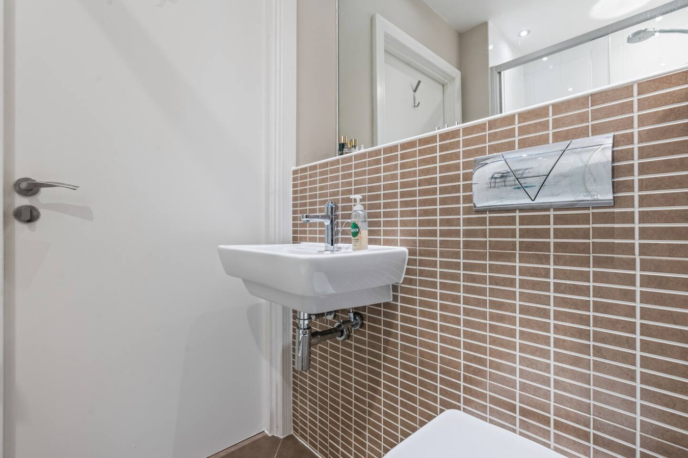 Stylish Flat • City Centre • Free Parking • Fast WiFi in Newhall Street Flat 293 - Property image 21 - VivreStays