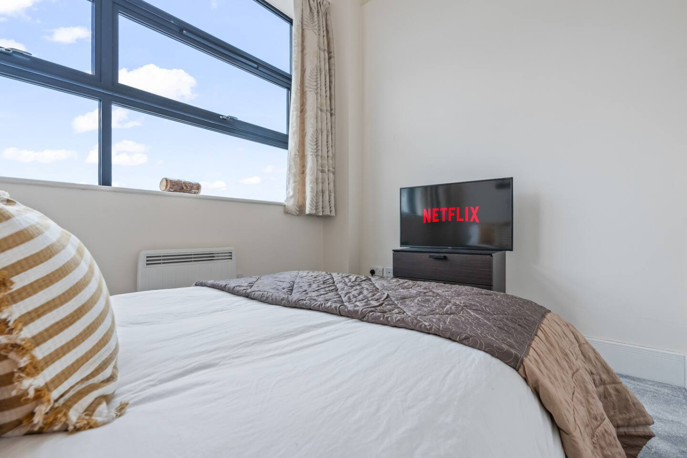Stylish Flat • City Centre • Free Parking • Fast WiFi in Newhall Street Flat 293 - Property image 18 - VivreStays