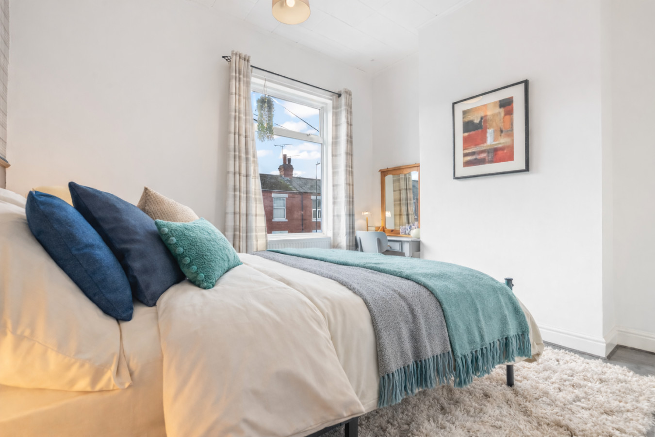 Charming House • City Centre • Free Parking • Self-Check-In • Fast WiFi in 205 Broomfield Road - Property image 4 - VivreStays