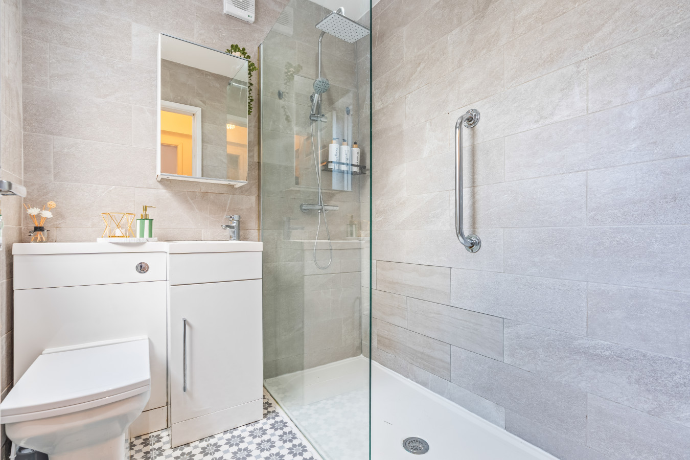 Charming House • City Centre • Free Parking • Self-Check-In • Fast WiFi in 205 Broomfield Road - Property image 6 - VivreStays