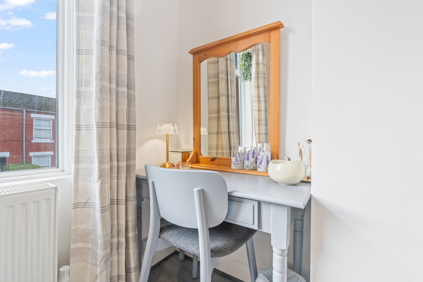 Charming House • City Centre • Free Parking • Self-Check-In • Fast WiFi in 205 Broomfield Road - Property image 5 - VivreStays