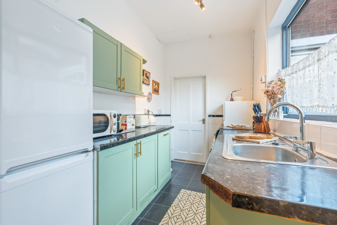 Charming House • City Centre • Free Parking • Self-Check-In • Fast WiFi in 205 Broomfield Road - Property image 22 - VivreStays