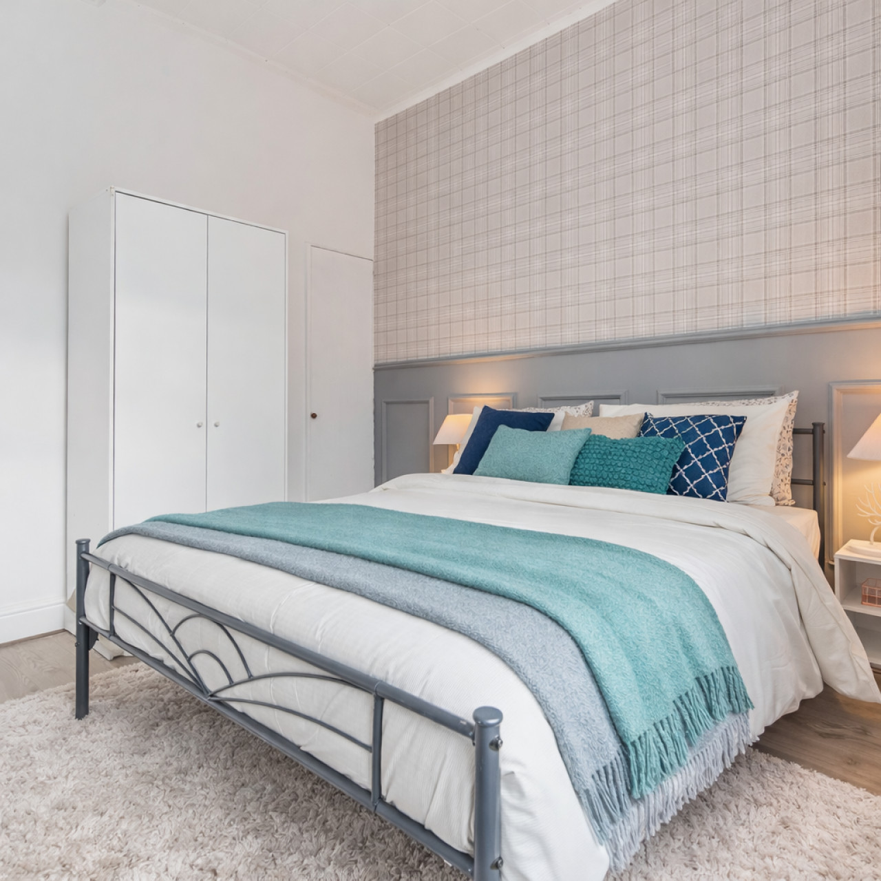 Charming House • City Centre • Free Parking • Self-Check-In • Fast WiFi in 205 Broomfield Road - Property image 3 - VivreStays