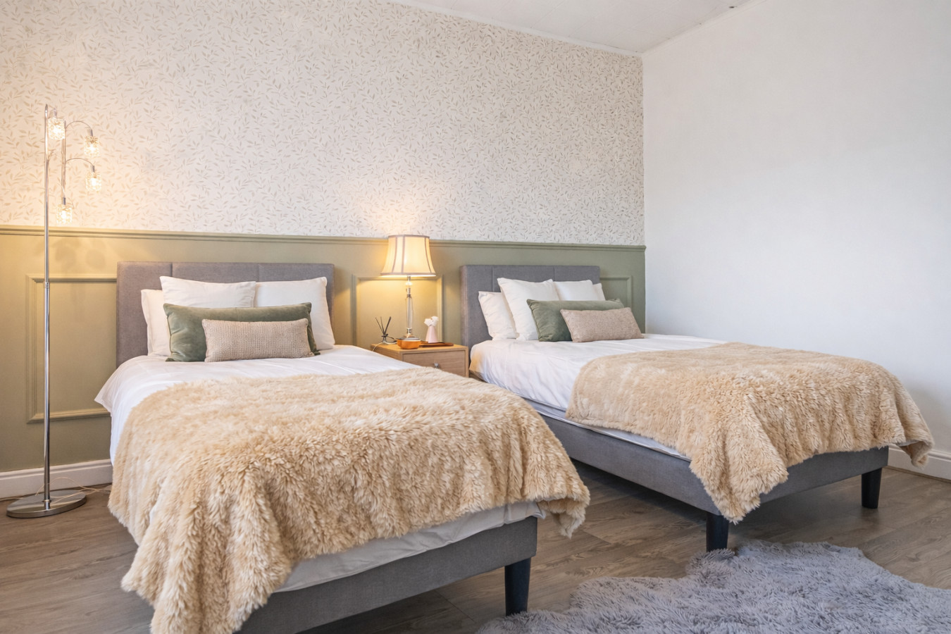 Charming House • City Centre • Free Parking • Self-Check-In • Fast WiFi in 205 Broomfield Road - Property image 11 - VivreStays