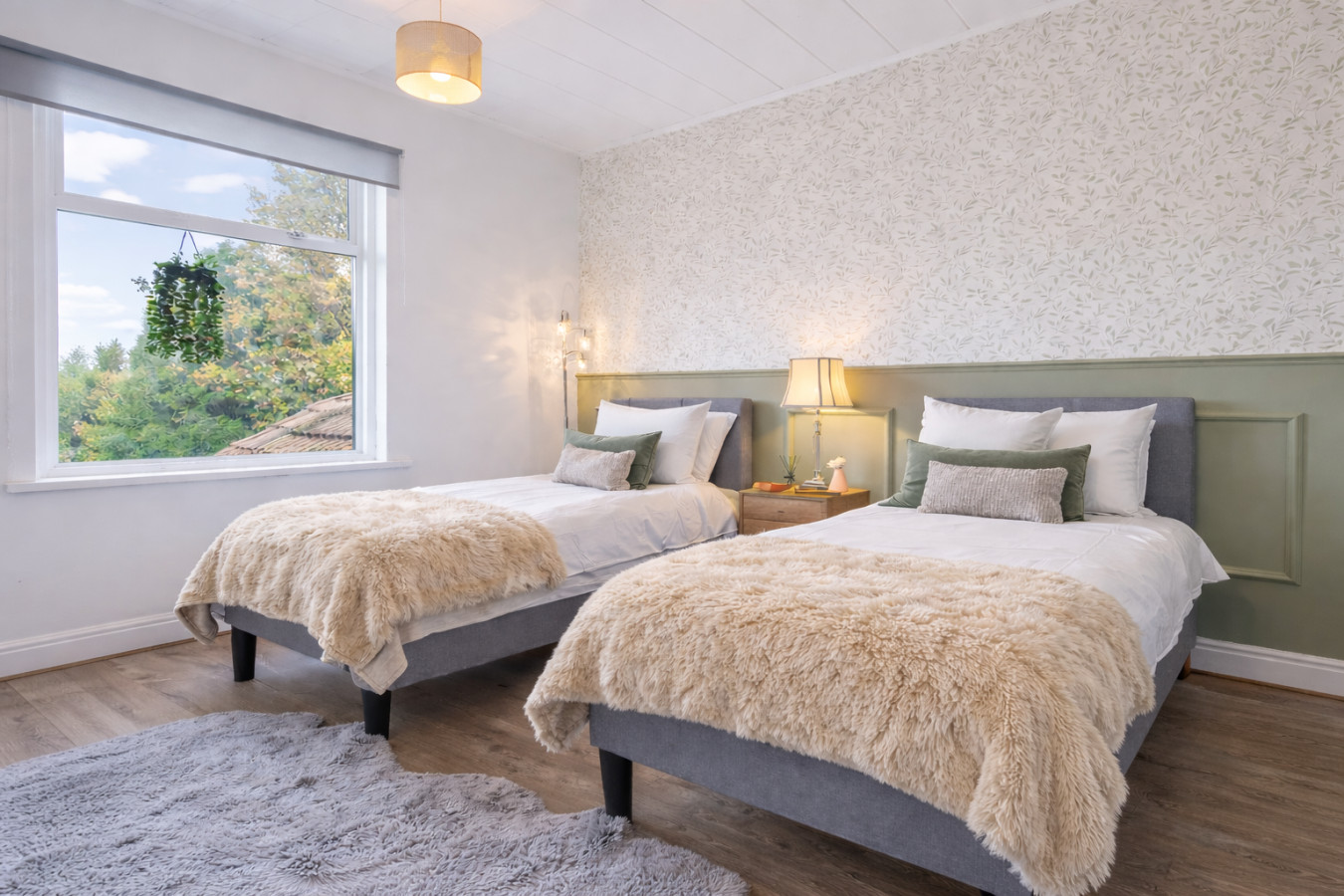 Charming House • City Centre • Free Parking • Self-Check-In • Fast WiFi in 205 Broomfield Road - Property image 9 - VivreStays