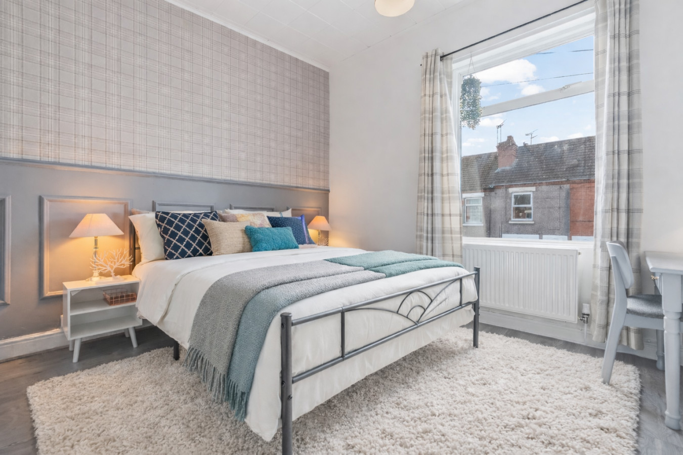 Charming House • City Centre • Free Parking • Self-Check-In • Fast WiFi in 205 Broomfield Road - Property image 2 - VivreStays