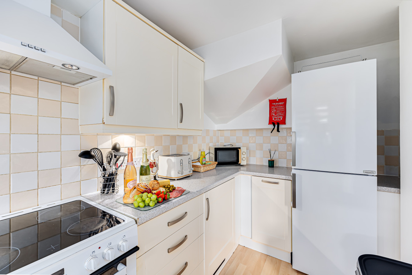 Hunsbury House • Sleeps 5 • SkyTV • Free Parking • Self-Check-In in 37 Hunsbury Chase - Property image 23 - VivreStays
