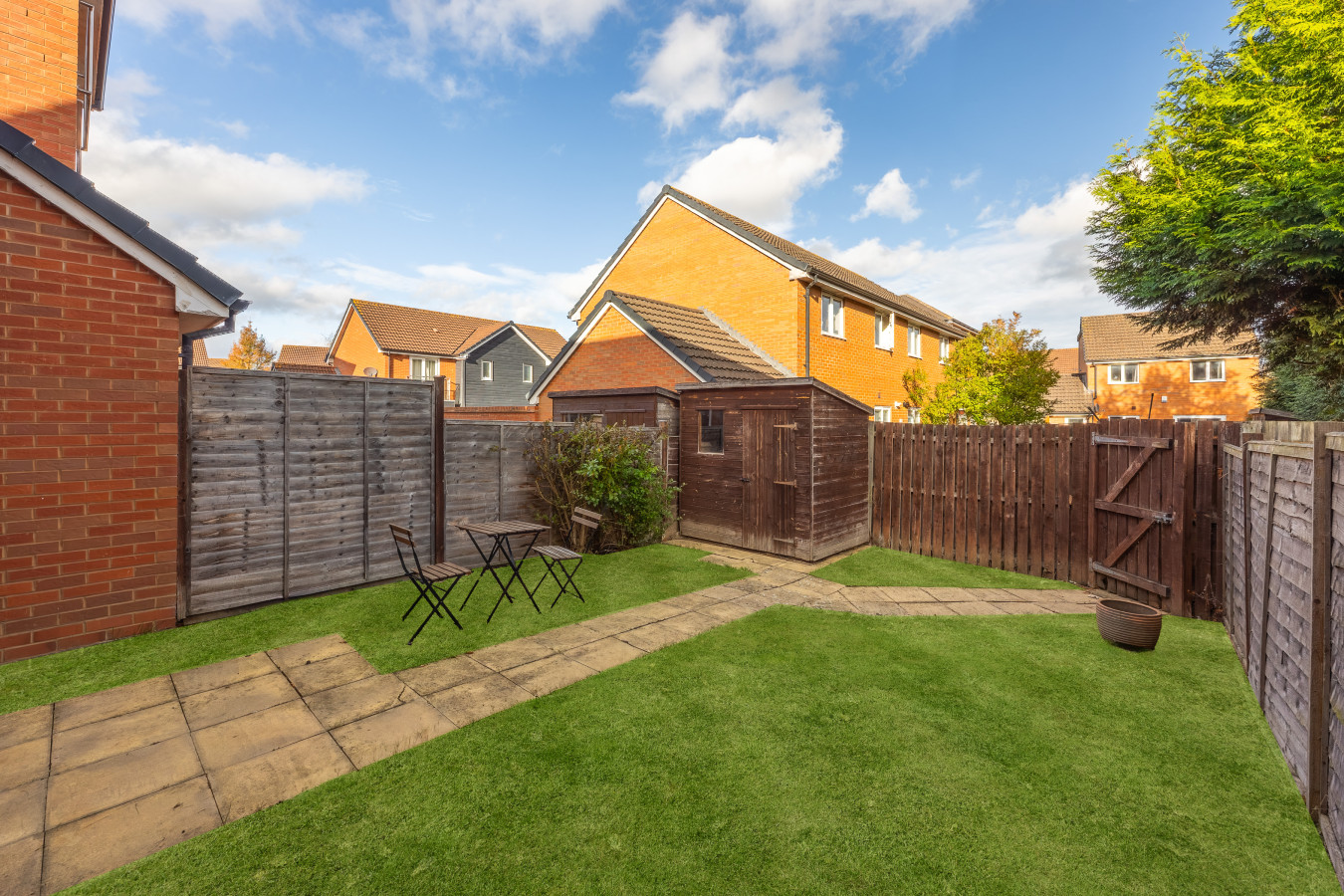 Hunsbury House • Sleeps 5 • SkyTV • Free Parking • Self-Check-In in 37 Hunsbury Chase - Property image 29 - VivreStays