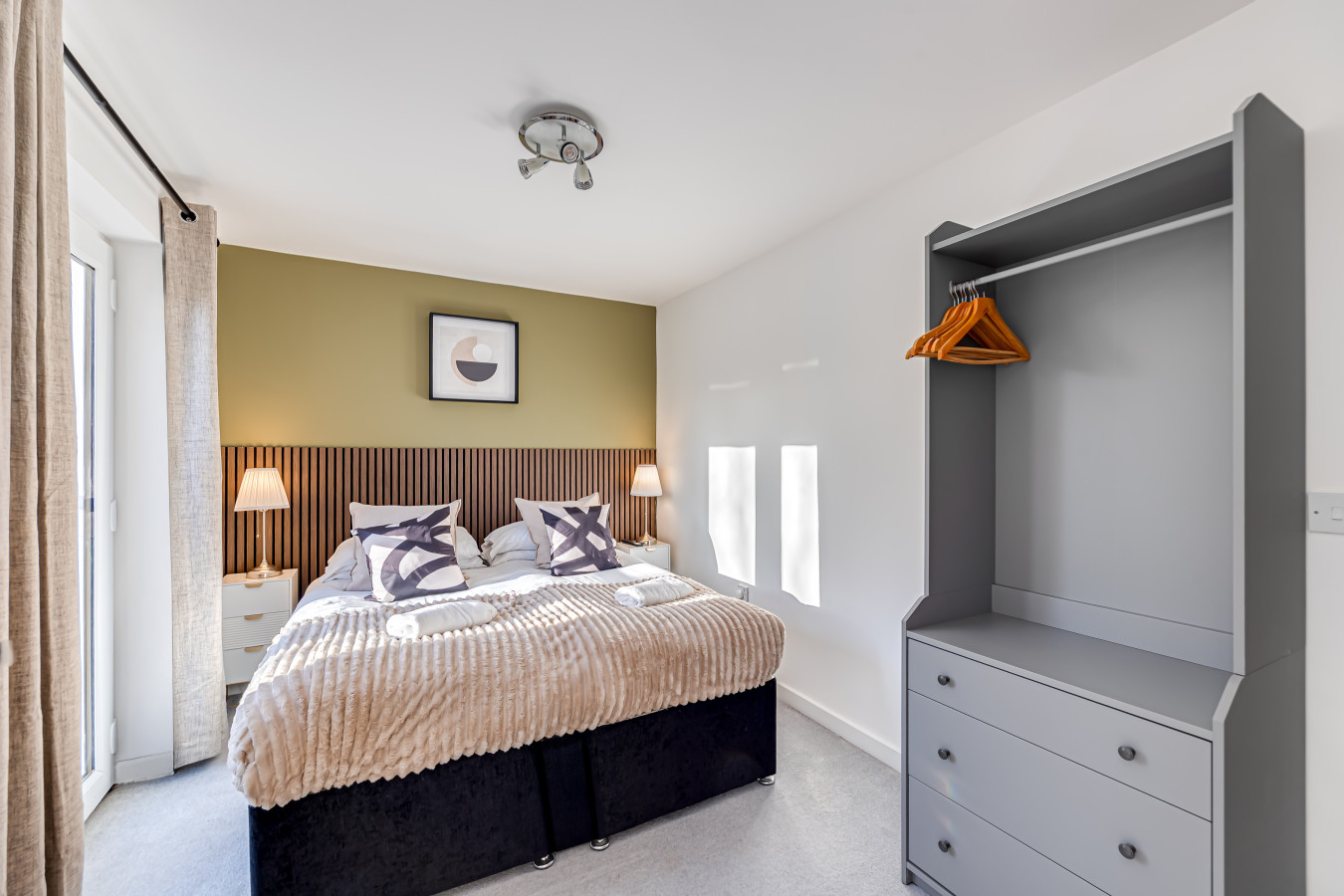 Hunsbury House • Sleeps 5 • SkyTV • Free Parking • Self-Check-In in 37 Hunsbury Chase - Property image 5 - VivreStays