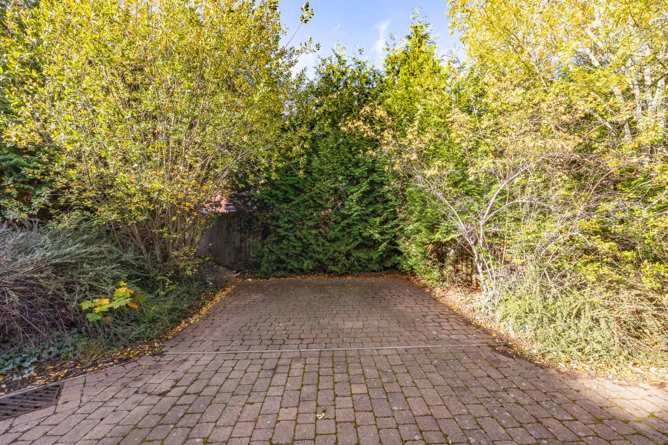 Hunsbury House • Sleeps 5 • SkyTV • Free Parking • Self-Check-In in 37 Hunsbury Chase - Property image 32 - VivreStays