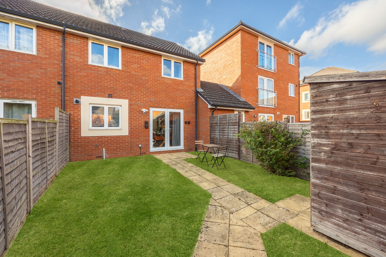 Hunsbury House • Sleeps 5 • SkyTV • Free Parking • Self-Check-In in 37 Hunsbury Chase - Property image 30 - VivreStays
