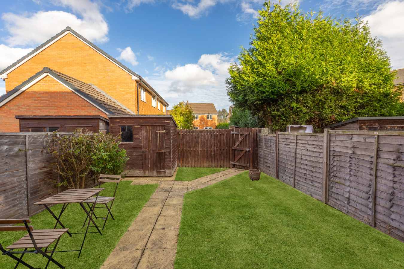 Hunsbury House • Sleeps 5 • SkyTV • Free Parking • Self-Check-In in 37 Hunsbury Chase - Property image 28 - VivreStays