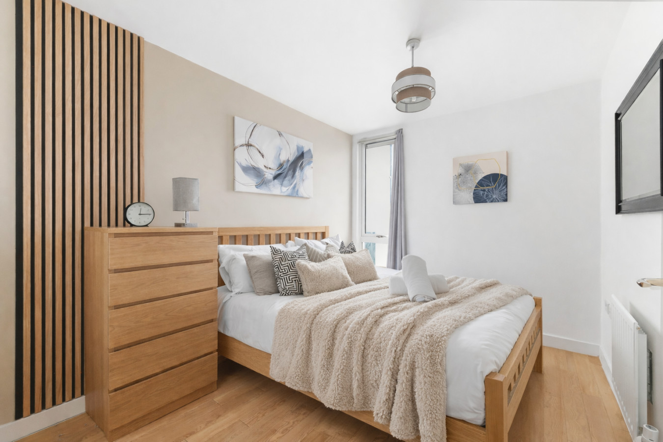 Modern City Centre Flat • Balcony • Free Parking • Fast WiFi • Self-Check-In in 50 Mortimer Square Flat 66 - Property image 2 - VivreStays