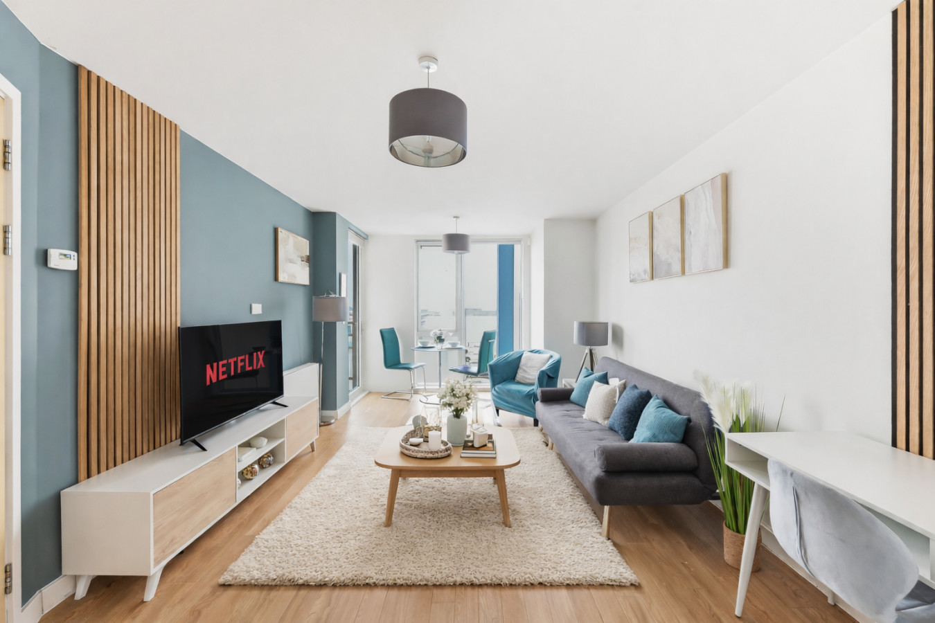 Modern City Centre Flat • Balcony • Free Parking • Fast WiFi • Self-Check-In in 50 Mortimer Square Flat 66 - Property image 6 - VivreStays