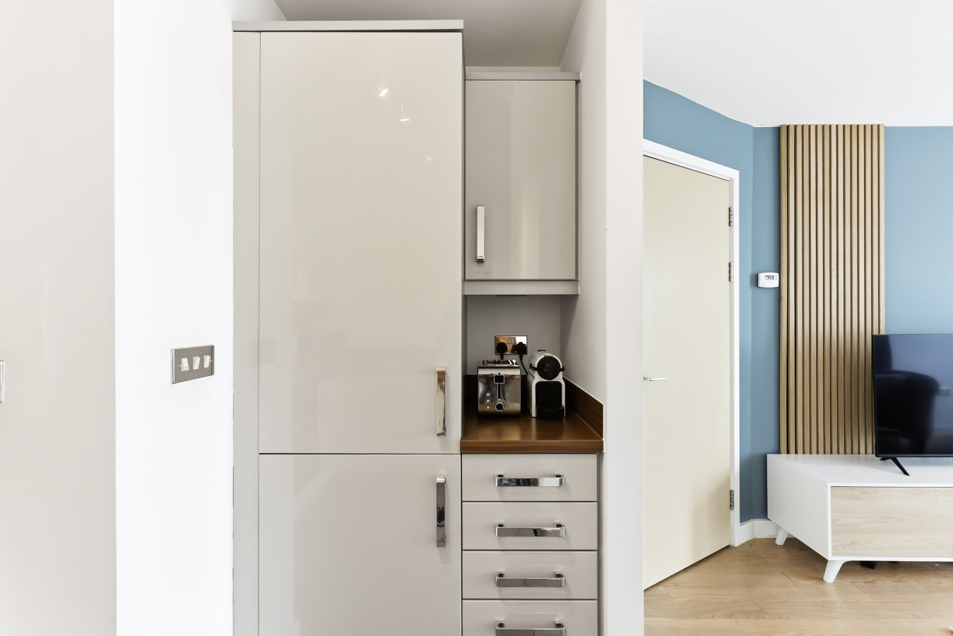 Modern City Centre Flat • Balcony • Free Parking • Fast WiFi • Self-Check-In in 50 Mortimer Square Flat 66 - Property image 15 - VivreStays