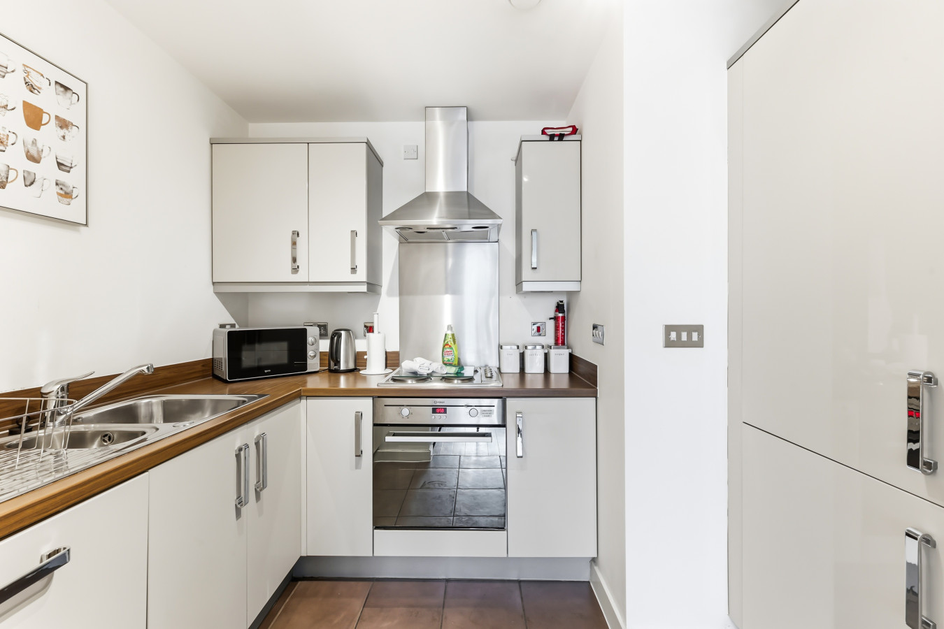 Modern City Centre Flat • Balcony • Free Parking • Fast WiFi • Self-Check-In in 50 Mortimer Square Flat 66 - Property image 12 - VivreStays