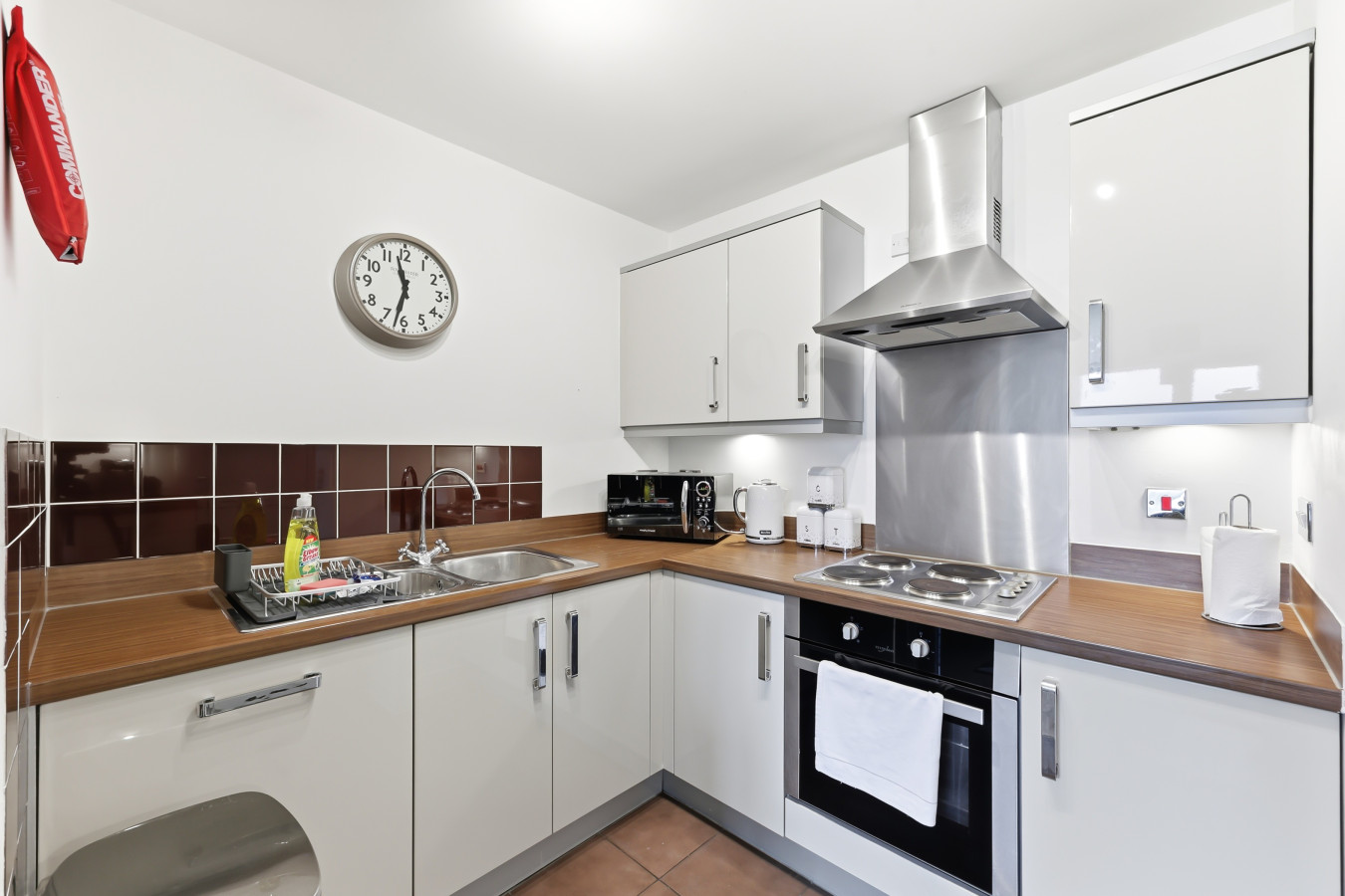 Sleek Apartment • City Centre • Balcony • Free Parking • Fast WiFi • Self-Check-In in 50 Mortimer Square Flat 68 - Property image 13 - VivreStays