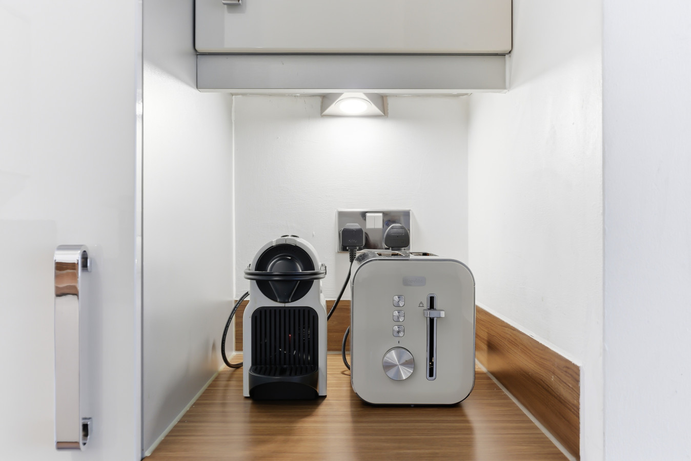 Sleek Apartment • City Centre • Balcony • Free Parking • Fast WiFi • Self-Check-In in 50 Mortimer Square Flat 68 - Property image 16 - VivreStays