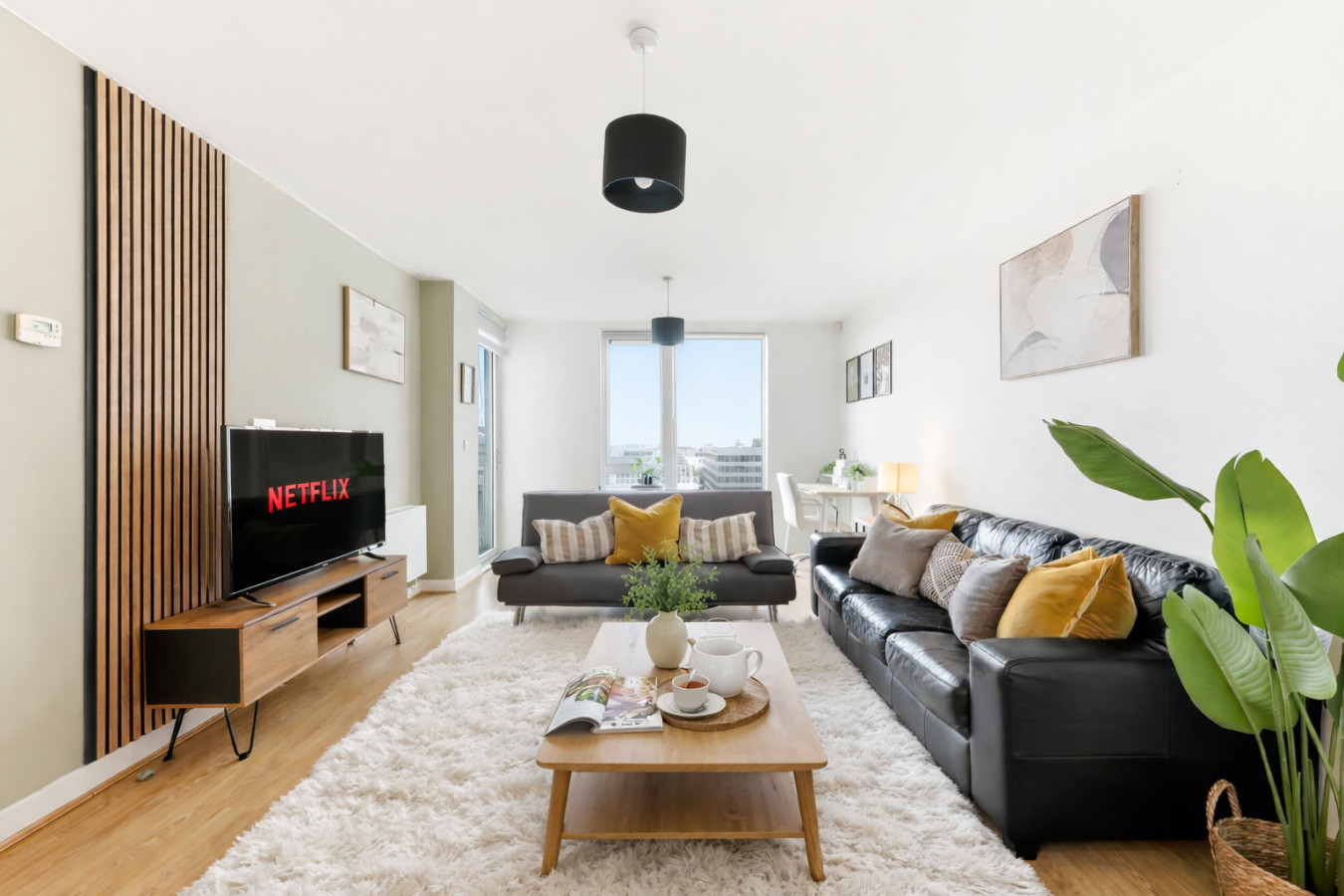 Sleek Apartment • City Centre • Balcony • Free Parking • Fast WiFi • Self-Check-In in 50 Mortimer Square Flat 68 - Property image 6 - VivreStays