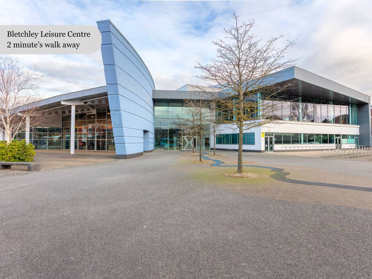 Elegant 2-Bedroom Apartment • Near the High Street • Balcony • Free Parking • Sky TV in 7 Princes Way - Property image 28 - VivreStays