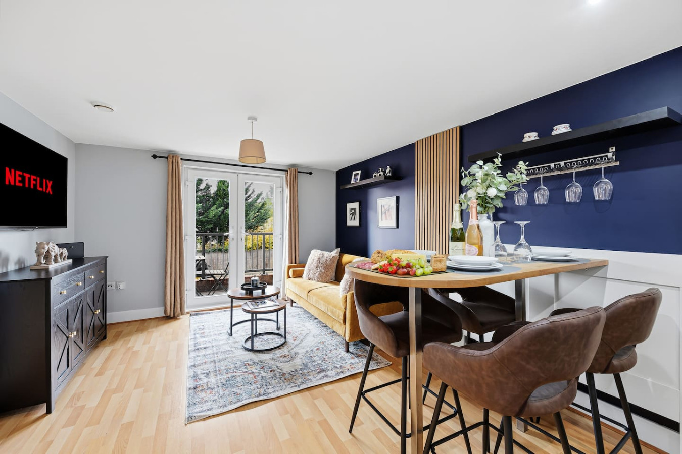 Elegant 2-Bedroom Apartment • Near the High Street • Balcony • Free Parking • Sky TV in 7 Princes Way - Property image 21 - VivreStays