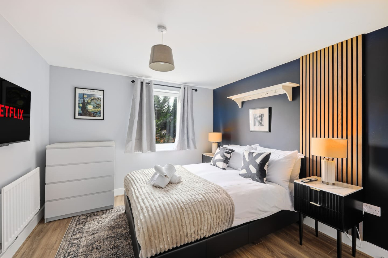 Elegant 2-Bedroom Apartment • Near the High Street • Balcony • Free Parking • Sky TV in 7 Princes Way - Property image 2 - VivreStays