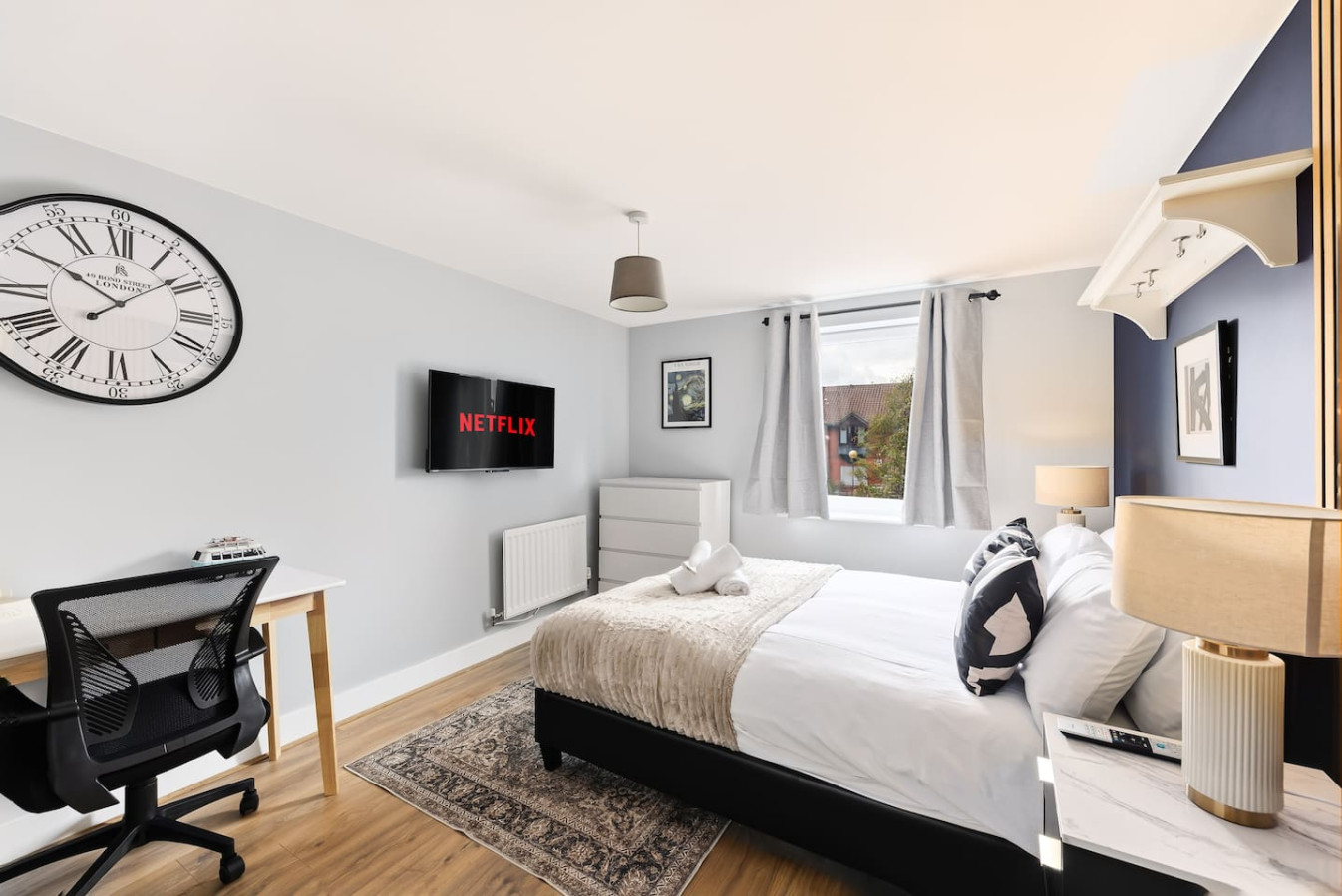 Elegant 2-Bedroom Apartment • Near the High Street • Balcony • Free Parking • Sky TV in 7 Princes Way - Property image 3 - VivreStays