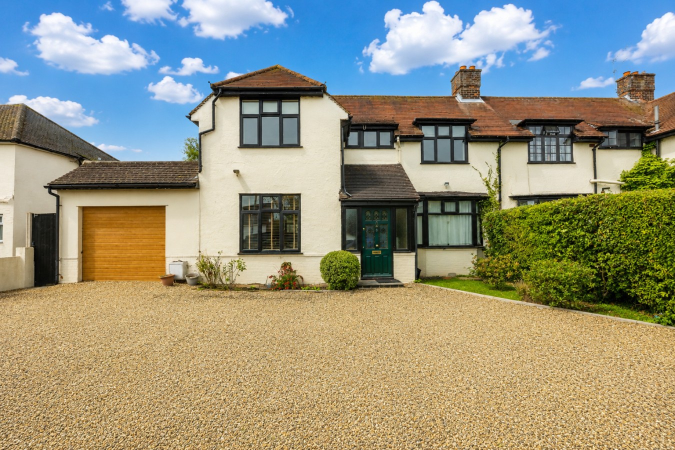 Meadow House • Detached • Driveway Parking • Nr Taplow Station w/ Direct Trains to Central London • Spacious Garden • Fast WiFi • Self-Check-In in 6 Meadow Way, Dorney Reach, Maidenhead SL6 0DR, UK - Property image 32 - VivreStays