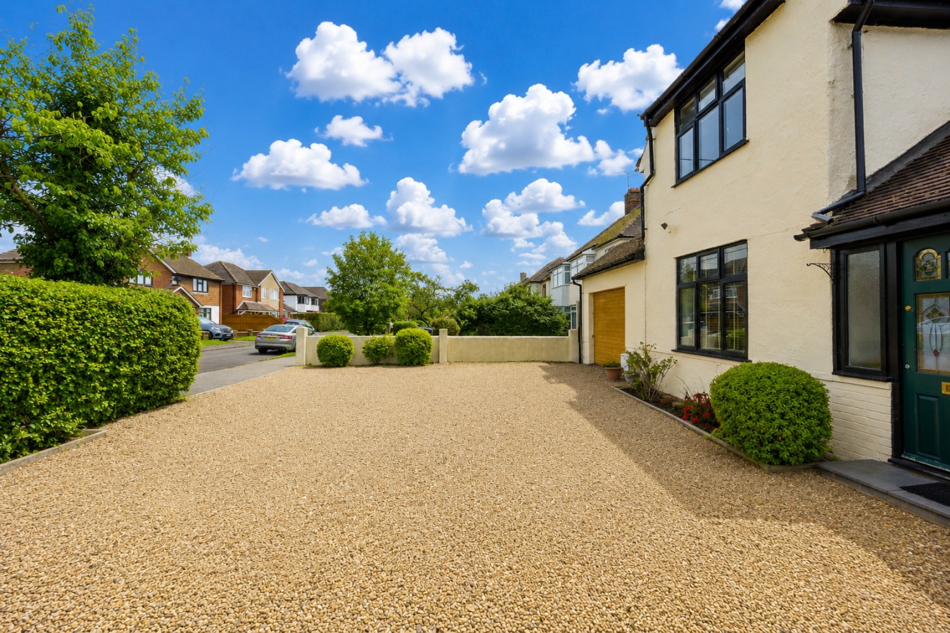 Meadow House • Detached • Driveway Parking • Nr Taplow Station w/ Direct Trains to Central London • Spacious Garden • Fast WiFi • Self-Check-In in 6 Meadow Way, Dorney Reach, Maidenhead SL6 0DR, UK - Property image 33 - VivreStays