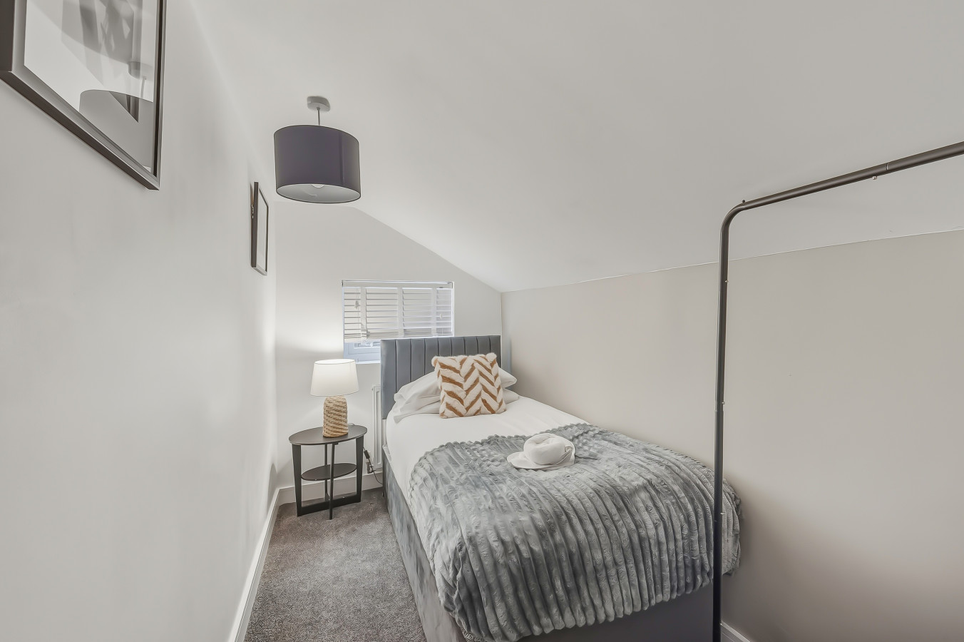 Contemporary House • Near the High Street • Free Parking • Fast WiFi • Smart TV in 30 Albert Street - Property image 21 - VivreStays