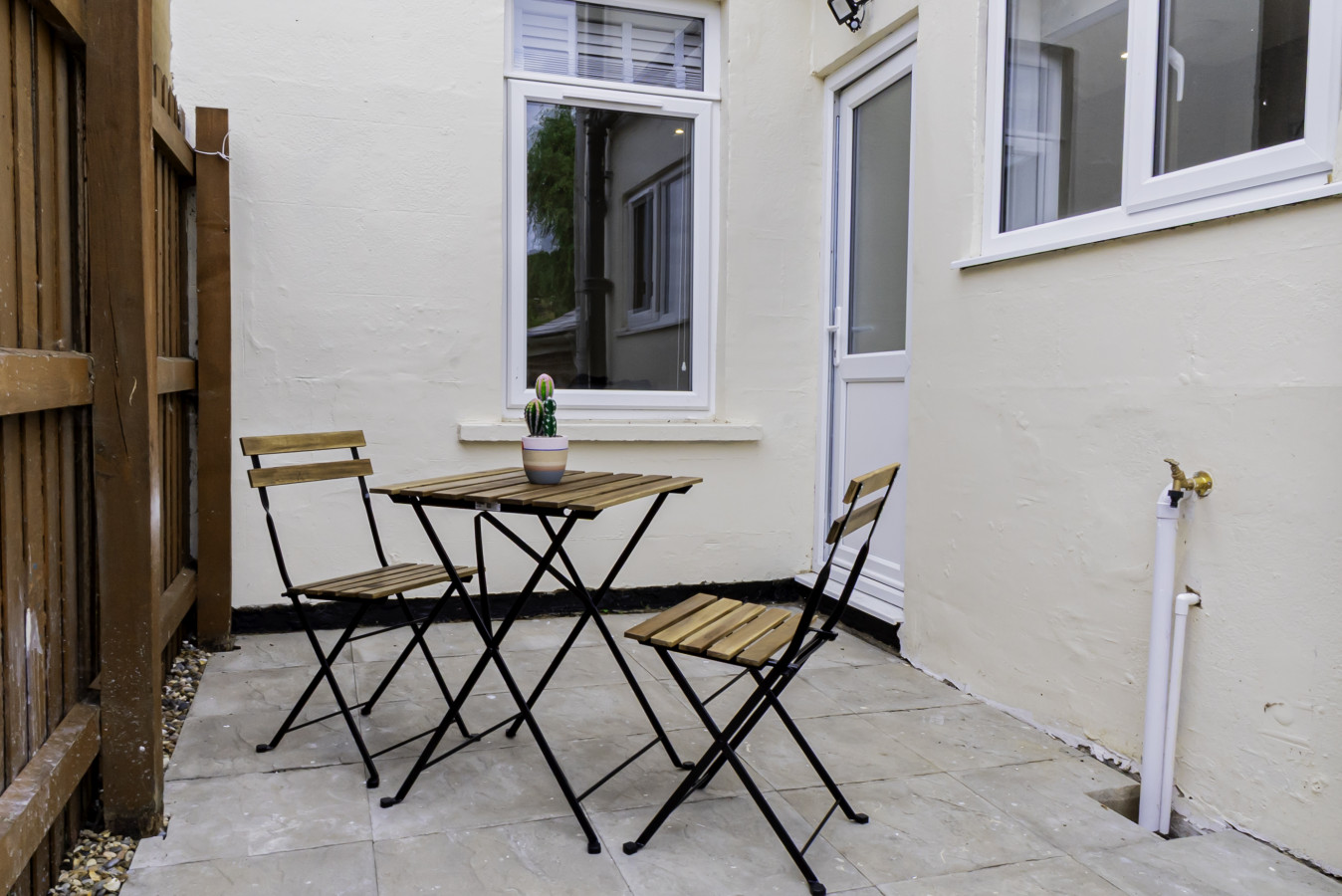 Contemporary House • Near the High Street • Free Parking • Fast WiFi • Smart TV in 30 Albert Street - Property image 24 - VivreStays
